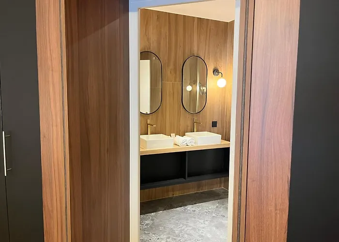 Hotel Le Yachtman, The Originals Collection La Rochelle 